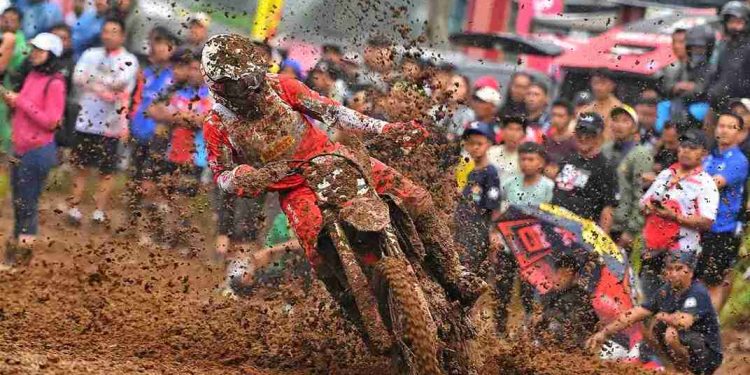 Arsenio Algifari Siap Menaklukkan Kejuaraan Nasional Motocross Pinrang 2025