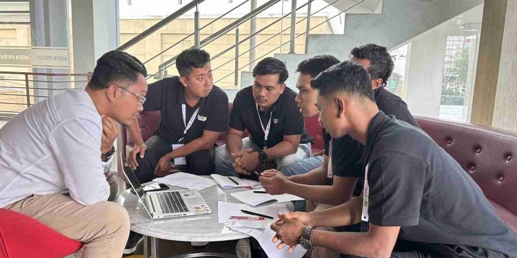 Bangkitkan Ekonomi Lokal: Yayasan Cetak Pengusaha Bengkel Digital Masa Depan