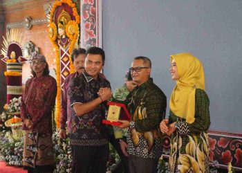 Tongkat Komando Kodim Tabanan Diserahkan kepada Letkol Inf Trijuang Danarjati