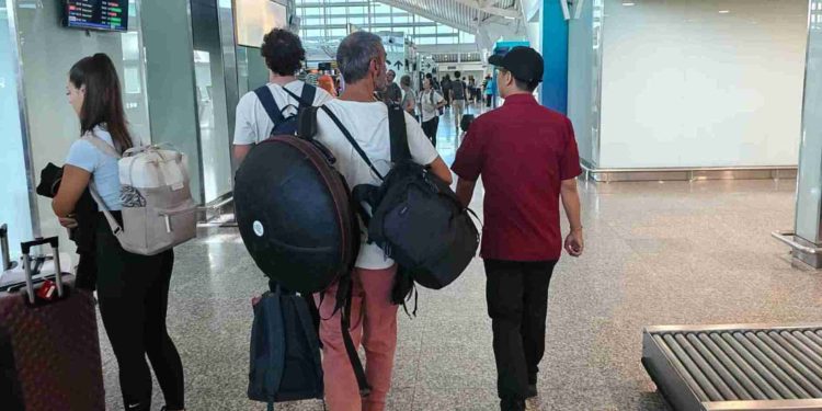 Imigrasi Singaraja Perketat Pengawasan: Bule Prancis Dideportasi dan WN China Diperiksa