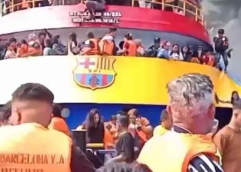 KM Barcelona VA Terbakar di Perairan Talise, TNI AL Segera Evakuasi Penumpang