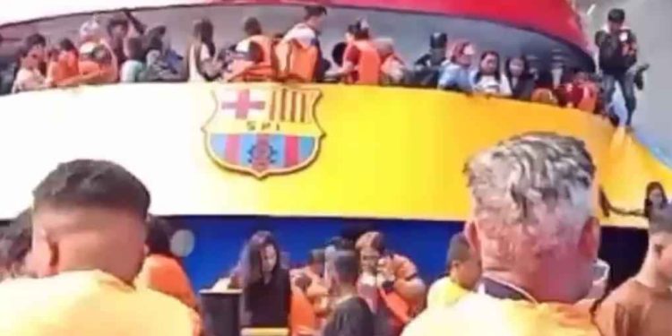 KM Barcelona VA Terbakar di Perairan Talise, TNI AL Segera Evakuasi Penumpang