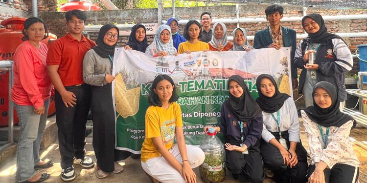 Hidrokita Kramas: Mahasiswa KKN Undip Serukan Hidroponik Solusi Ketahanan Pangan Keluarga