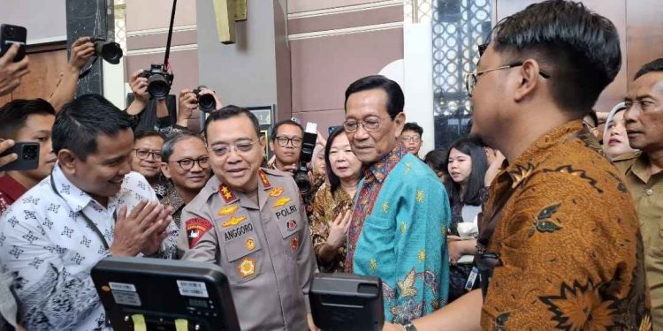 Peluncuran QRIS Tap untuk Transportasi dan Pesan oleh Sri Sultan Hamengkubuwono X