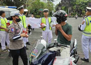 Tingkatkan Keselamatan Berkendara Kolaborasi Polisi dan Pelajar di Bali