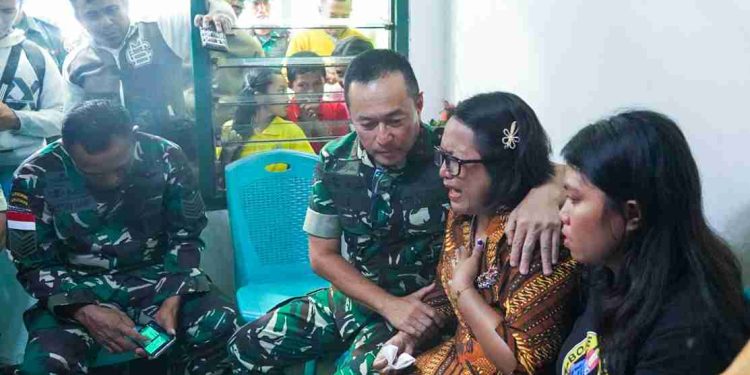 Kunjungan Pangdam IX Udayana Janji Tegakkan Keadilan untuk Prada Lucky