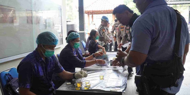 Sembilan Personel Ditpolairud Polda Bali Terjaring Razia Disiplin dan Pelanggarannya