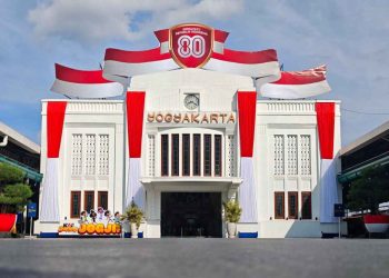 Hadirkan Suasana HUT RI dengan Kereta Unik untuk Memanjakan Penumpang Daop 6 Yogyakarta
