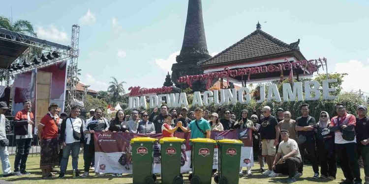 Patriotisme Terpatri, Komunitas Honda Stylo Bali Salurkan Bantuan dan Kunjungi Situs Bersejarah