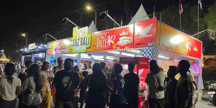 Pameran Varian Scoopy Kalcer di Festival Buleleng oleh Astra Motor Bali