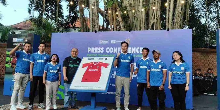 Dukung Gaya Hidup Aktif, Salonpas Kerja Sama dengan Bali United Semangat ‘Be Unstoppable’