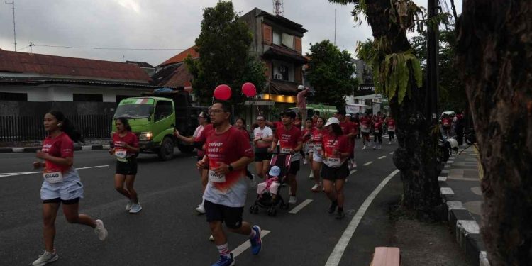 Merayakan Kemerdekaan dengan Langkah Sehat Ribuan Warga Peringati HUT RI Lewat Lari Bersama