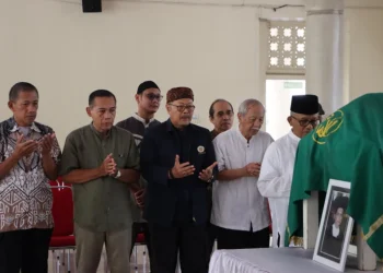 Pemakaman Prof Bambang Hendro Sunarminto, Guru Besar Pertanian UGM Meninggal Dunia