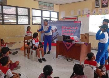 Ajak Siswa SDN 1 Kekeran Belajar Keselamatan Berkendara di Bali