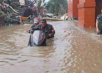 Pangdam Udayana Turunkan Prajurit untuk Evakuasi Korban Banjir di Bali