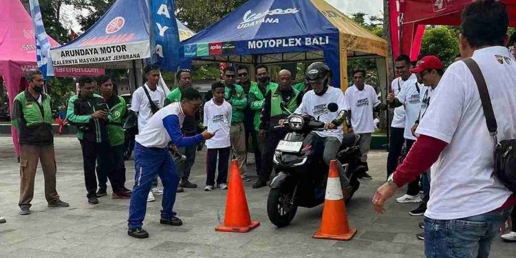 500 Warga Jembrana Diberi Ilmu Cari Aman untuk Redam Kecelakaan Lalu Lintas