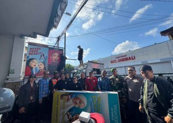 Hukum Tegak Satpol PP Denpasar Hancurkan Reklame Ilegal Sinyal Keras bagi Pelanggar Aturan