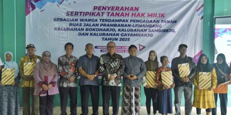 Warga Terdampak Proyek Jalan Prambanan Lemahbang Menerima 113 Sertifikat Tanah Hak Milik
