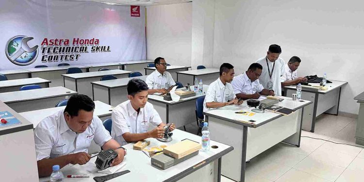 Tingkatkan Kualitas Pendidikan Vokasi Otomotif Sertifikasi Guru TSM Level Silver di Bali