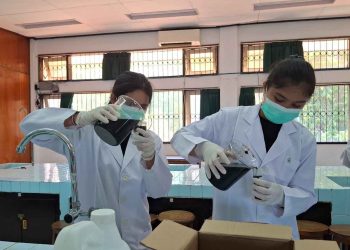Inovasi Siswa SMADARA: Ekstrak Daun Kelor Solusi Pengolah Limbah Timbal di Pantai Sanur