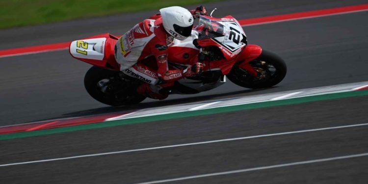 Dominasi AHRT di Penutup MRS 2025: Adenanta dan Rheza Bawa CBR600RR Kuasai Podium!