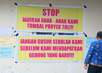 Wali Murid Mendesak Pemerintah Segera Bangun Gedung Sekolah Pengganti