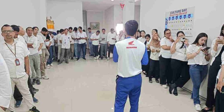 Pengereman Tepat dan Blindspot Tuntas dalam Pelatihan Safety Riding di Kuta
