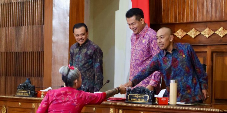 Tensi Tinggi di Legislatif: Semua Fraksi Setuju Regulasi Anti-Nominee dan Pembatasan Toko Modern