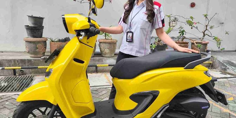 Estetika 90-an! Honda Stylo 160 Glow Yellow Resmi Meluncur di Bali
