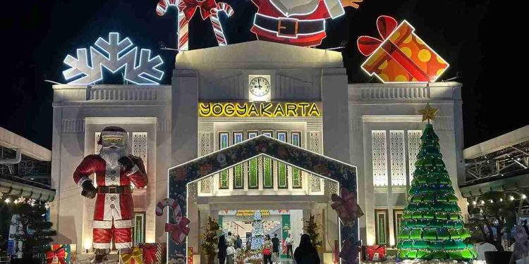 Liburan Nataru di Jogja Lebih Spesial dengan Kado Visual di Stasiun dan Kereta
