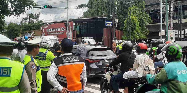 Laju Kendaraan Melonjak 10 Kali Lipat, Dishub Yogyakarta Aktifkan APILL Baru di Simpang Mantrigawen