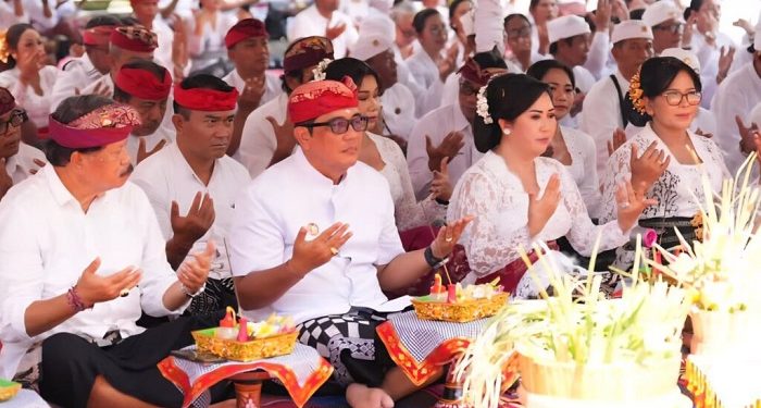 Pesan Bupati Sanjaya: Tingkatkan Waspada dan Perkuat Harmoni dengan Semesta di Sasih Kaulu