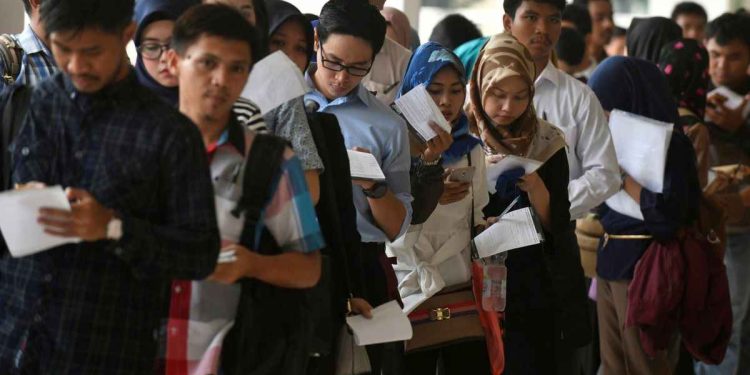 Pesan Akademisi: Berhenti Andalkan Pasar, Pemerintah Perlu Intervensi Ketenagakerjaan