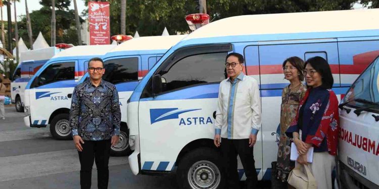 Wujudkan Pemerataan Kesehatan dengan Hibah 35 Unit Ambulans untuk Wilayah Terpencil