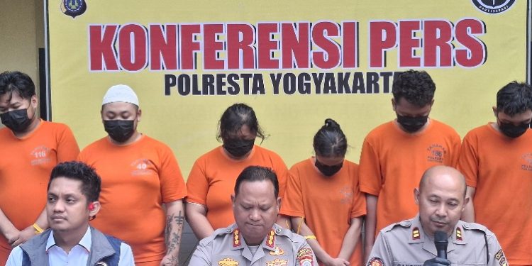 Sindikat Penipuan Cinta Internasional Terungkap: Raup Miliaran, Polresta Jogja Kerja Sama dengan Interpol