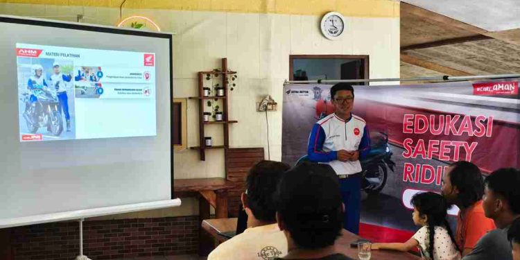 Budaya Safety Riding di Bali Diterapkan di Panti Asuhan oleh Astra Motor