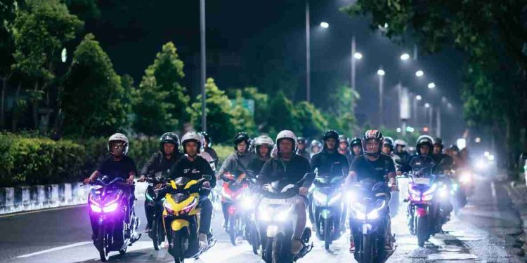 Komunitas Bali Rayakan Peluncuran All New Vario 125 dengan Night Ride