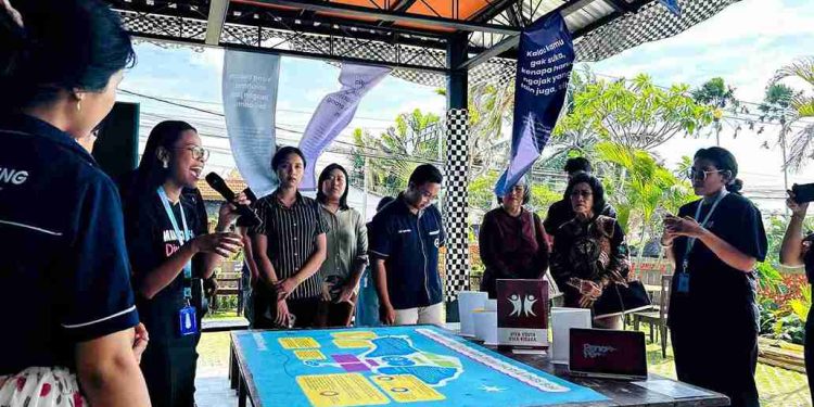 Merayakan Kemanusiaan Melalui Labirin Warna dan Dialog Inklusif