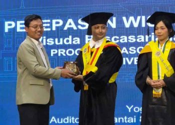 Dosen Unud Lulus Doktor Ilmu Farmasi Tercepat di UGM