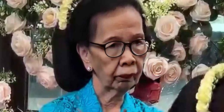Nenek 83 Tahun Menang dalam Pasanggiri Angklung